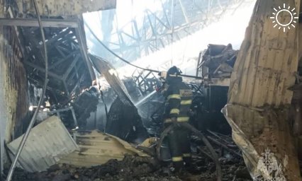 Пожар на складе в Динском районе потушили
