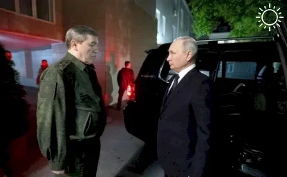Владимир Путин провёл ночное совещание в штабе Вооружённых Сил РФ в Ростове