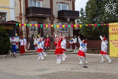 В столице Калмыкии прошел праздник «Широкая Масленица»