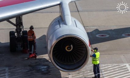 Самолет Санкт-Петербург — Сочи вернулся в аэропорт из-за поломки