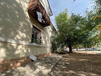В Астраханской области рухнул балкон с женщиной