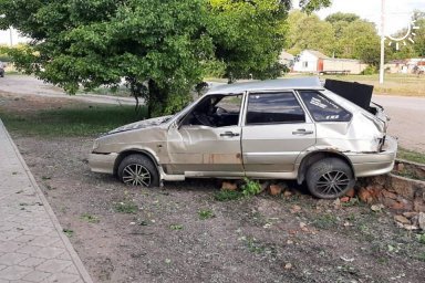 В Волгоградской области насмерть разбился молодой автомобилист
