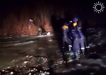 Спасатели вывели из леса 7 мотоциклистов, ища пропавших людей в Абинском районе