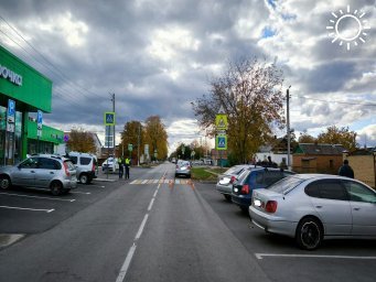 В Динском районе Краснодарского края иномарка сбила девочку на пешеходном переходе