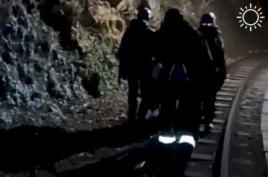 Трое туристов перепутали тропинку и заблудились в окрестностях Гуамского ущелья
