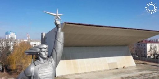 Стало известно куда перенесут 16-метровую статую с «Авроры» в Краснодаре
