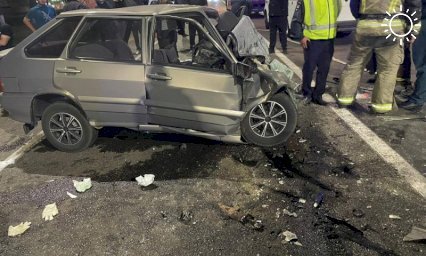 Водитель легковушки погиб в жестком лобовом ДТП на встречке в Армавире
