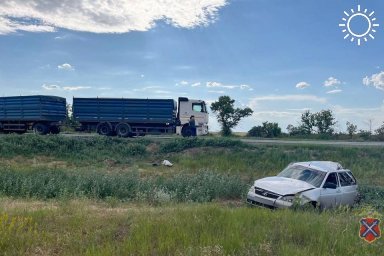 Три человека пострадали в ДТП с большегрузом под Волгоградом