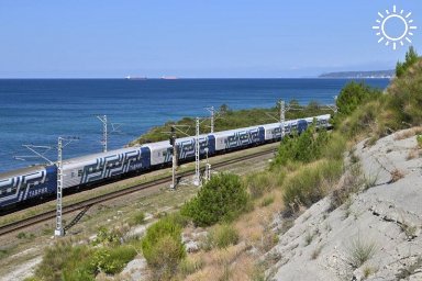 Поездам из Крыма в Сочи частично вернули железную дорогу
