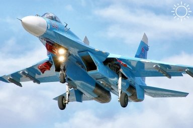 Самолеты ВКС России сопроводили французские истребители над Черным морем