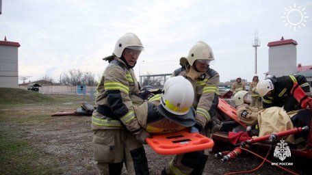 В Калмыкии определили лучшую спасательную команду по ликвидации последствий ДТП