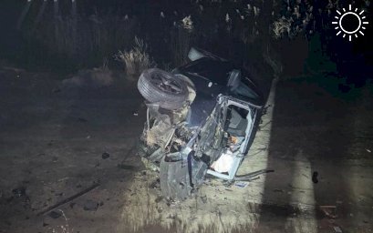 Водитель «Лады» погиб, врезавшись в гусеничный кран в Краснодарском крае
