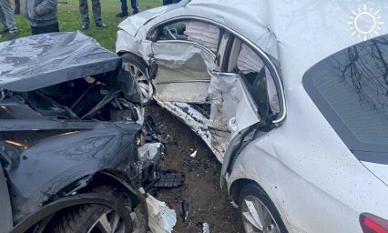 Два водителя и пассажир пострадали в ДТП в Абинском районе