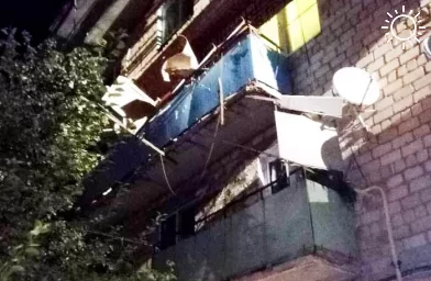 В Ахтубинске обрушился балкон в 5-этажном жилом доме. Есть пострадавшие