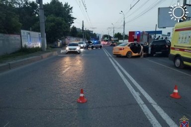 Две женщины пострадали в массовом ДТП в Волгограде