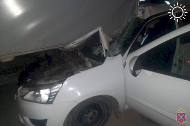 Водитель иномарки погиб в ДТП с грузовиком под Волгоградом