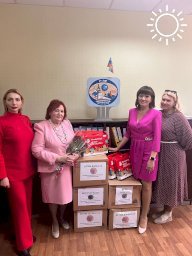 Депутат Луганска поздравила педагогов СОШ №20 с профессиональным праздником