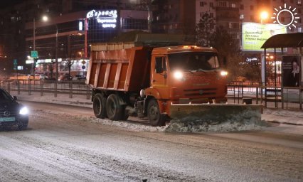Почти 40 снегоуборочных машин работали ночью на улицах Краснодара