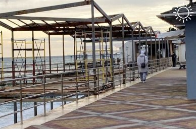 Не загораживайте море: крымчан возмутили конструкции на набережной ЮБК