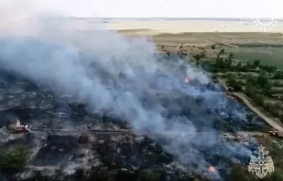 Горевший с середины дня на северо-западной окраине Астрахани пожар ликвидировали шесть часов спустя