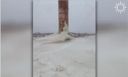 В астраханском селе разваливается единственная водонапорная башня