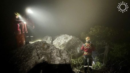 Новогодняя прогулка альпинистов на юге Крыма завершилась вызовом спасателей