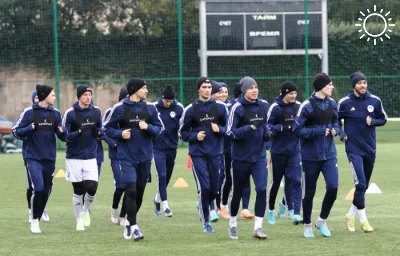Астраханский «Волгарь» отправился на турецкий сбор с 25 футболистами