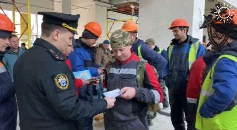 Военные следователи продолжают проведение мероприятий в Евпатории по выявлению лиц, не вставших на воинский учет