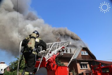 Спасатели Херсонщины успешно борются с пожарами