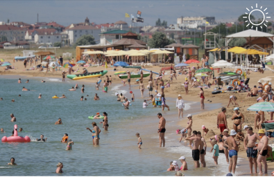 На пляжах Феодосии сняли введенный из-за аварии на коллекторе запрет на купание