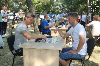 В Анапе состоялся турнир по шахпонгу