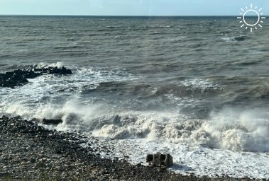 Водная стихия в Анапе: пока лучше воздержаться от купания