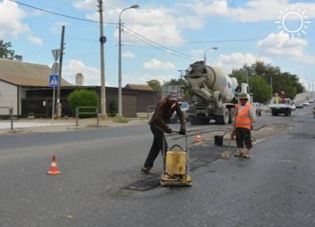 В Астрахани был проведён ямочный ремонт дорог